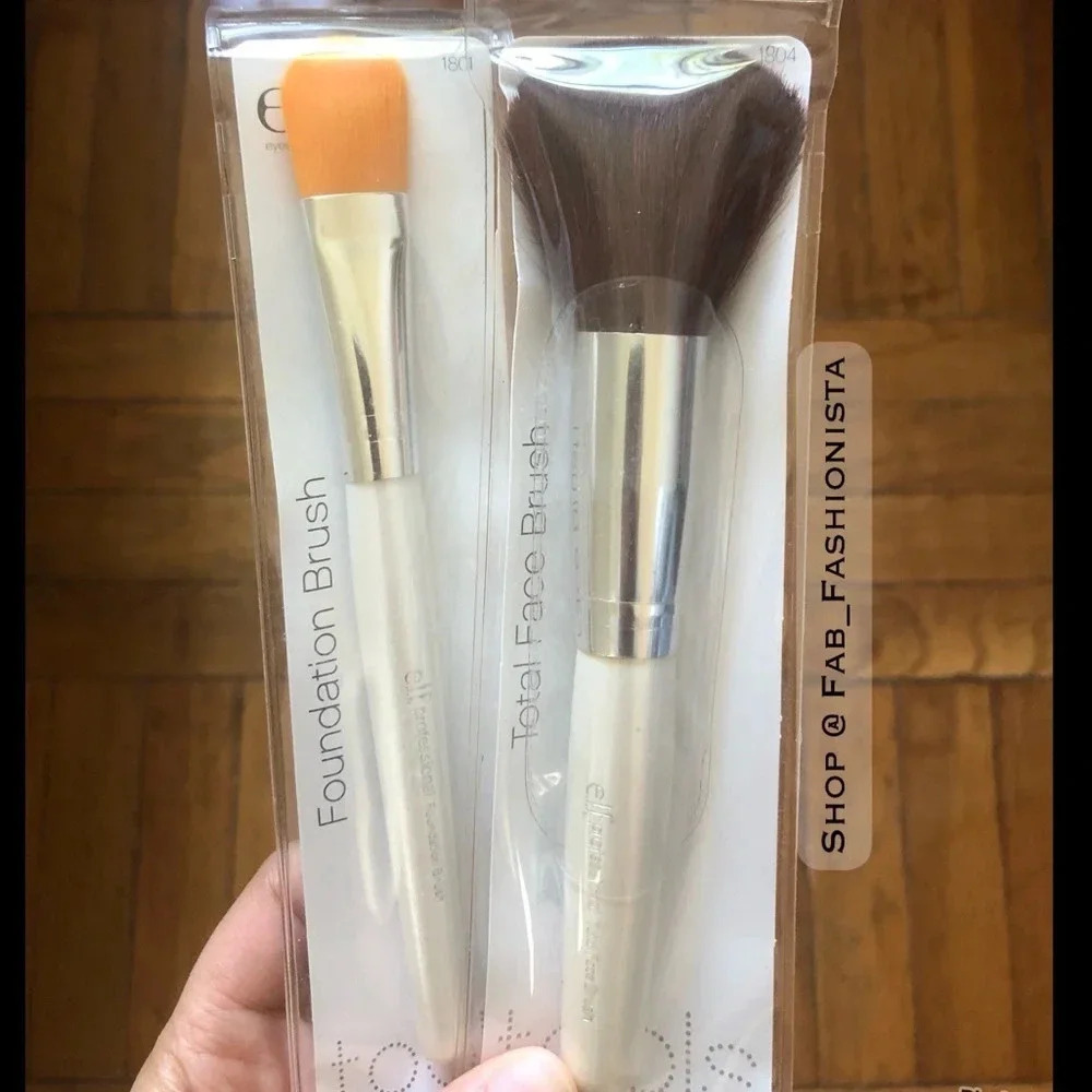 🛍️ Makeup brushes